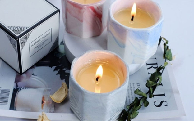 Bề mặt nến tan chảy hoàn toàn trong lần đốt đầu
