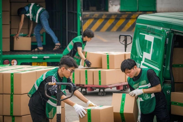 Dịch vụ giao tận nơi và hậu mãi đồng bộ nâng cao trải nghiệm mua nội thất online